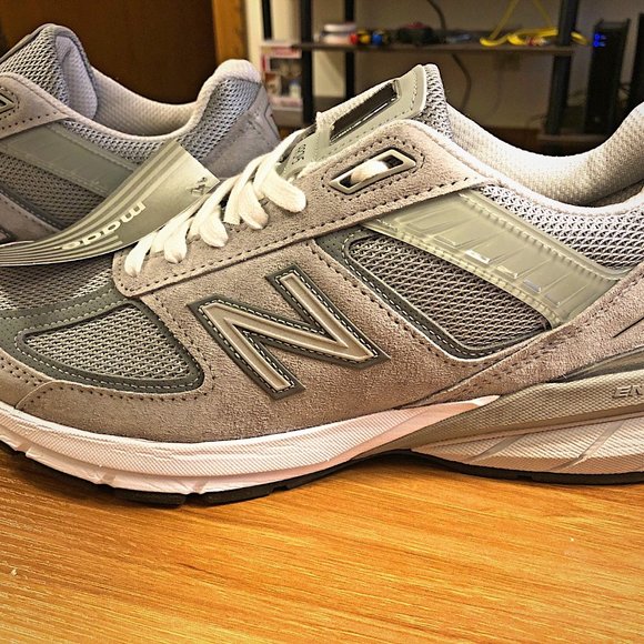 New Balance M990V5 Grey - 8.5 New with Box - Picture 3 of 9